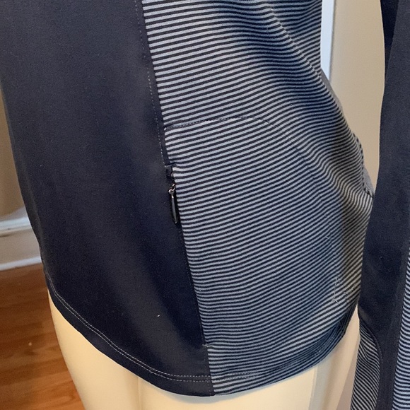 ATHLETA  TOP - Picture 4 of 9